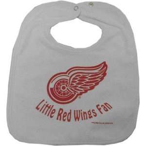  2 Detroit Red Wings Baby Bibs *
