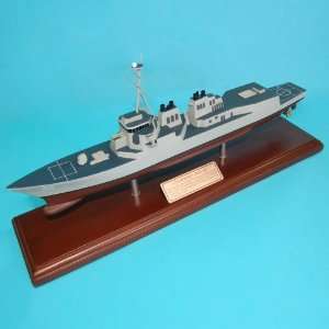  USS Momsen (DDG 92) Quality Desktop Model Ship 1/800 
