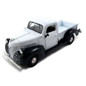  1941 Plymouth Pick Up White 124 American Graffiti Toys 