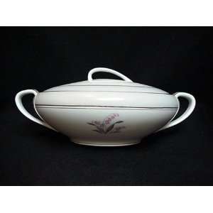  NORITAKE COVERED VEGETABLE LILYBELL #5556 