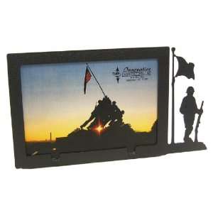  SOLDIER WTIH FLAG 3X5 Horizontal Picture Frame