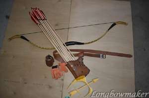   leather Quiver+12 wooden arrows 3 Leather arm guard +longbow  