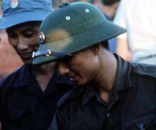 Viet Cong VC National Liberation Front POW Exchange Cap Badge c 1972 