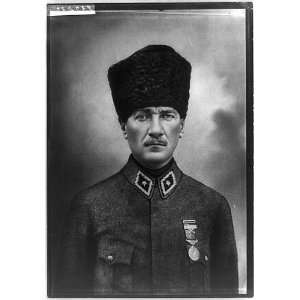  Kemal Atatürk,fur hat,President,Turkey,army officer 