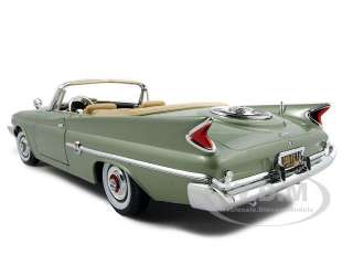 1960 CHRYSLER 300F GREEN 118 DIECAST MODEL CAR  
