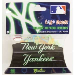    New York Yankees Glow Baseball Bandz Silly Bands 20PK Toys & Games