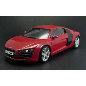 AUDI R8 COUPE 4.2 LITER V8 in RED Diecast Model Car in 118 Scale by 