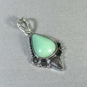 Silver Plated Aventurine Spearhead Pendant   Ladies Necklace Charm 