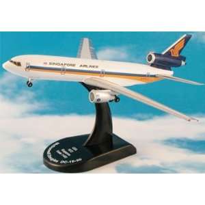  1/400 DC 10 30 Singapore Air Toys & Games