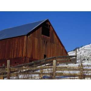  Old Weathered Barn near Winthrop, Washington, USA Premium 