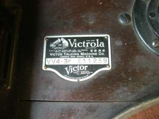 Great antique and original Victrola machine # as/1624  