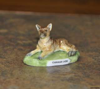 FINE PORCELAIN HAND PAINTED BROWN CANAAN DOG FIGURINE  