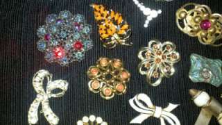   Vintage Costume Retro Brooch Pin Earrings Rhinestone Pot Metal Enamel