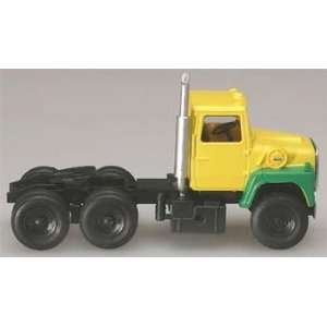  N 1984 Ford 9000 LNT Tractor Cab Yellow/Green (2) Atlas 