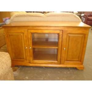 Modern Oak TV Stand   SOLID   HOUSTON ONLY  