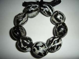 Maui Style Kukui Nut Bracelet Black and White Color / Tiger shell. It 