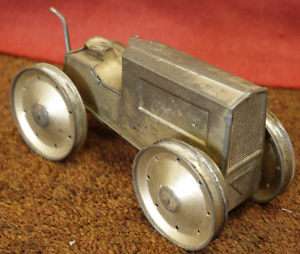 Animate Toy wind up tin tractor 1916 patent  