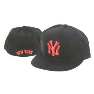 New York Yankees American Needle Flat Bill Baseball Hat   Black / Red 