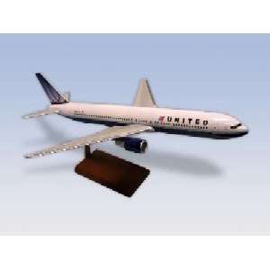  United B767 300 1/100 Scale 2009 Livery Toys & Games