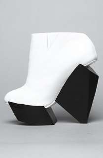 Senso Diffusion The Delilah Shoe in White Matte Burnished Leather 