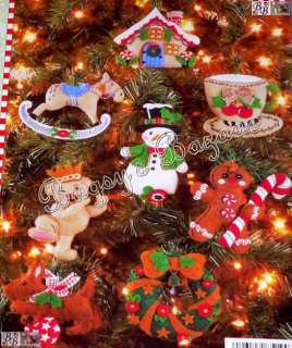   of 8 CHRISTMAS COLLECTION Felt Ornaments Kit   Mary Engelbreit  