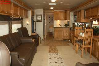 2009 WINNEBAGO ADVENTURER W/3 SLIDES**VERY NICE** RV  