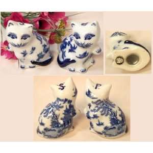  Blue Willow Ceramic Cat Salt & Pepper Shakers Everything 