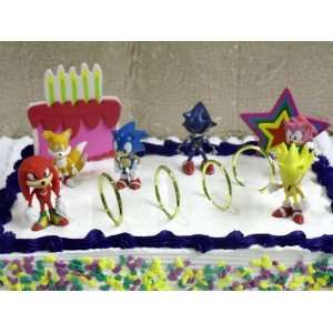   , Metal Sonic, Knuckles, And 2 Decorative Cake Pieces Toys & Games